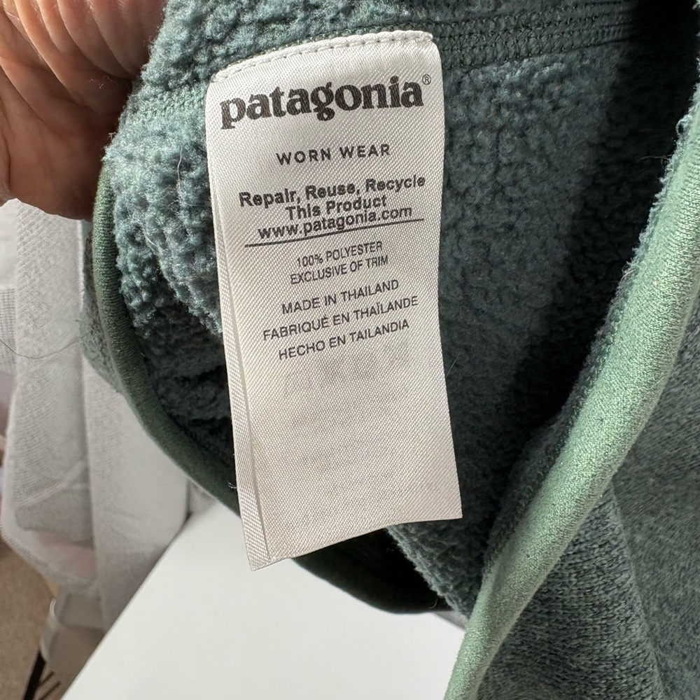 Patagonia Women’s Sage Green Quarter Zip Fleece Pullover - Picture 5 of 8